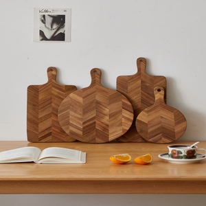 Planche à découper ronde en bois - Planche de cuisine écologique de grande taille - Product Image 5