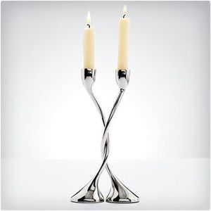 Portavelas de metal multibrazo con centro en espiral y estructura equilibrada, perfecto para mesas de comedor románticas o eventos festivos - Product Image 6