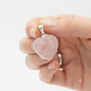 Collier Pendentif en Pierre Précieuse Polie en Forme de Cœur en Cristal de Quartz Rose Naturel Sertie de Plaqué Argent, Vente en Gros - Product Image 2