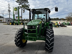 JOHN. Tractor de Ruedas DEER 5090M de 140HP con Motor 4WD, Transmisión por Engranajes, Multifuncional, Alta Productividad, Bomba PLC - Product Image 3