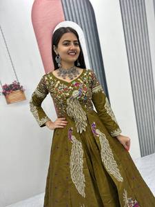 Lehenga Choli en soie Vichitra de style lourd, taille M à XXL - Product Image 5