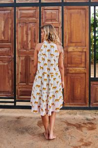 Robe midi/maxi à volants en couches élégantes pour femmes, imprimé léopard audacieux, taille naturelle légère et fluide pour la fête - Product Image 3