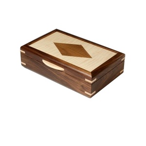 Ensemble de trois boîtes à bijoux en bois au design moderne Boîte d'emballage de cadeau pour mariage, Noël, fête d'anniversaire - Product Image 5