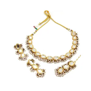 Ensemble de collier choker vintage plaqué or Kundan avec perles rose clair, bijoux de mariée élégants et raffinés pour femmes, en acier inoxydable, idéal pour les cadeaux - Product Image 4