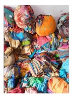 Yard indien en gros Vintage recyclé utilisé Kimono robe de nuit Maxi robe faisant crêpe soie ethnique couture artisanat Sari tissu