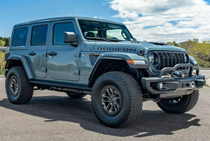 Jeep Wrangler Rubicon 4x4 2024 en Excelente Estado, SUV a Gasolina, Automático, 5 Asientos, Faros LED, Neumáticos R20, Interior de Tela Oscura - Product Image 5
