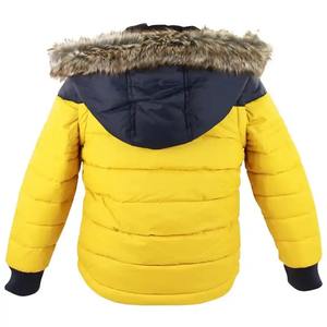 2023 vente en gros personnalisé doudoune femmes prêt bouffée hiver veste courte longueur couleur unie femmes veste - Product Image 6