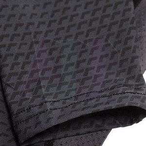 เสื้อรัดรูปอเนกประสงค์สำหรับผู้ชาย ผ้าเนื้อนุ่ม ยืดหยุ่น แห้งเร็ว ระบายอากาศได้ดี เทคโนโลยีน้ำหนักเบา สวมใส่สบาย เหมาะสำหรับกีฬากลางแจ้ง - Product Image 5