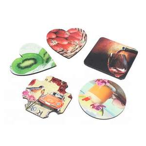 110. Juego de posavasos de madera artesanales de primera calidad, diseñados con textura de madera natural resistente, ideales para un uso duradero en la mesa. - Product Image 3