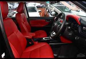 Fortuner GX SUV 2024, 6 Plazas, Equipamiento Completo, Volante a la Derecha, Sin Accidentes y con Garantía - Product Image 3