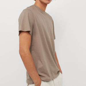 เสื้อยืดผู้ชายแขนสั้น - Product Image 1