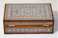 Organisateur de bijoux en bois avec incrustation d'os, design personnalisé, motif floral artisanal, rangement décoratif haut de gamme, modèle d'emballage sécurisé
