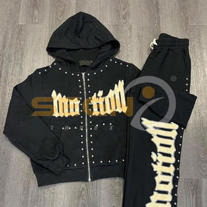 Conjunto de sudadera con capucha y pantalones de chándal con parches bordados desgastados personalizados para hombre, chándal lavado con ácido - Product Image 1