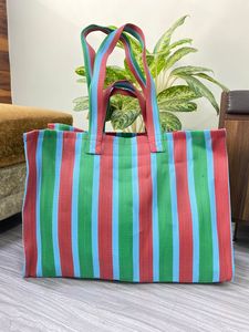 Bolsas tejidas a rayas de nailon reciclado de la India fabricadas en la India Bolsas y bolsas multicolores ecológicas del mercado fabricadas en la India. - Product Image 6