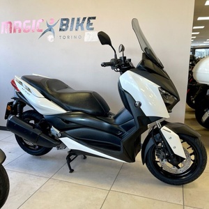 Scooter à essence Yamaha X-Max 300 ABS - Product Image 1