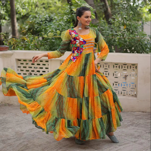 Robe avec imprimé Laheriya & Bandhej Faux Georgette & Kutchi Patches Style vestimentaire indien et pakistanais - Product Image 1