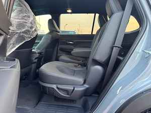 NUEVO TOYOTA GRAND HIGHLANDER PLATINUM 2026, 0KM, 299HP, 7 PLAZAS, 4 CILINDROS, TRANSMISIÓN AUTOMÁTICA - Product Image 3