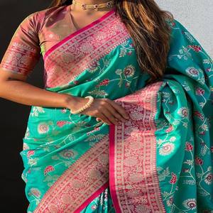 Sari de Seda Suave Banarasi Premium VASTRA COTTAGE, Color Oro Rosa, Zari Meenakari Jaal, Pallu de Rico Contraste con Blusa, Ropa Festiva - Product Image 4