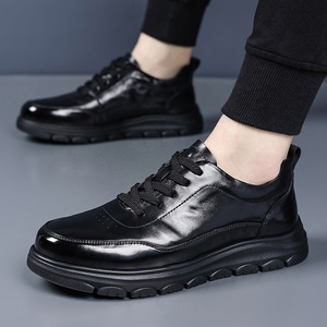 Mocasines de cuero para hombre al por mayor de fábrica, zapatos casuales sin cordones, ligeros y suaves, para viajes de negocios y uso diario. - Product Image 4