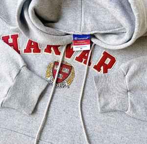 เสื้อฮู้ดปักลายผู้ชายมหาวิทยาลัยฮาร์วาร์ด - Product Image 3