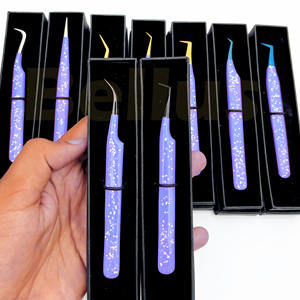 Pinzas de pestañas de precisión personalizables con puntas de fibra fina Aplicación de volumen Estilos puntiagudos curvos para uso de extensión de pestañas - Product Image 5