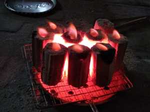 BRIQUETTES DE CHARBON DE BOIS HEXAGONAL FABRIQUÉES AU VIETNAM PAR BIWOOD COMPANY, LONGUE DURÉE DE BRÛLAGE, PRÊTES À L'EXPORTATION - Product Image 6