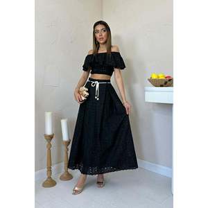 Conjunto de Blusa y Falda Negra con Detalles Fruncidos - Negro - Product Image 1