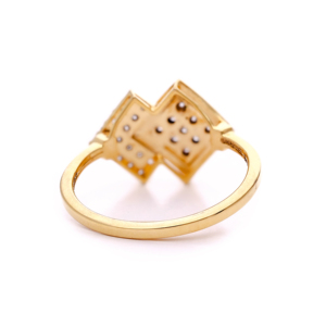 Anillo de Compromiso Moderno de Lujo para Mujer con Dos Racimos de Diamantes Cuadrados en Oro Amarillo - Product Image 5