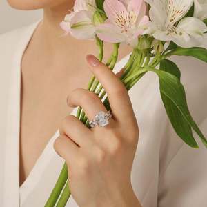 Bague de fiançailles Jeulia en argent sterling avec diamant taille coussin et feuille torsadée marquise - Product Image 6