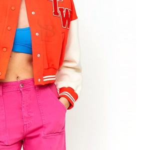 Chaqueta universitaria de manga corta de cuero personalizada para mujer/logotipo bordado estilo callejero chaqueta universitaria corta transpirable para mujer - Product Image 2