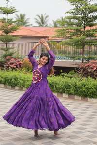 Vestido DE TRABAJO Gamathi especial Navratri Faux Georgette Fabric con trabajo de espejo real para el lanzamiento de fiestas - Product Image 2