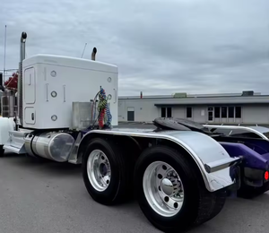 Best Quality 2023 KenworthS W900 <b>Sleeper</b> Semi Truck Flat Top <b>Sleeper</b> Truck For Sale - Product Image 3