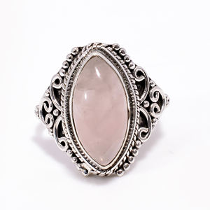 แหวนเงินแท้ 925 ประดับด้วยโรสควอตซ์ทรงมาร์ควิส งานฝีมือ สำหรับผู้หญิง แฟนสาว หรือใช้ได้ทั้งชายและหญิง เหมาะสำหรับเป็นของขวัญวันครบรอบ - Product Image 2