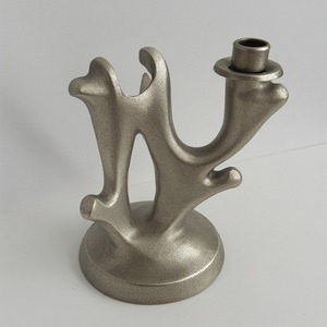 Bougeoir décoratif en aluminium coulé avec corne de renne et finition mate Artisan fait à la main conçu pour les intérieurs saisonniers - Product Image 6