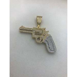 Colgante de pistola con diamantes incrustados, Colección de dijes de lujo - Product Image 4