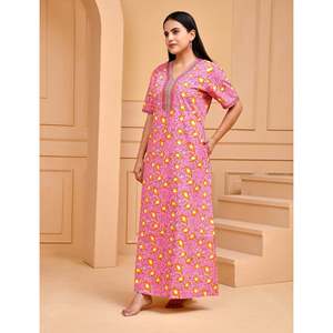 Camisón Rosa Cómodo 100% Algodón, Tela Popelina Suave, Cierre con Botones, Logotipo Personalizable, Talla XL, Suministro ODM, Animal - Product Image 3