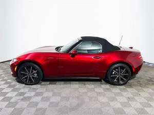 Mazda MX-5 Miata 2023, Paquete Tecnológico Touring, Convertible 2D, Motor 2.0L de 4 Cilindros DOHC 16V, Transmisión Automática de 6 Velocidades, Tracción Trasera - Product Image 3