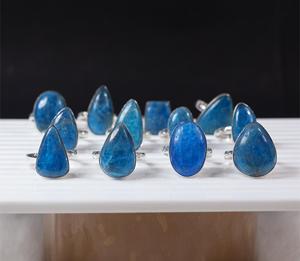 Anneaux de pierres précieuses d'apatite néon bleu naturel bijoux lisse poli à la main ensemble de lunette de pierres précieuses anneaux bijoux - Product Image 5