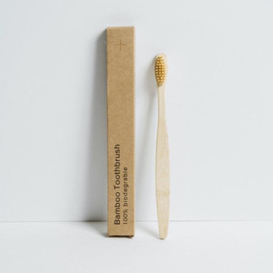 Cepillo de Dientes Natural Biodegradable GIA NGUYEN con Cerdas Redondeadas Nano Sintéticas 610/612, Libre de BPA, Fácil de Transportar, Vietnam - Product Image 1