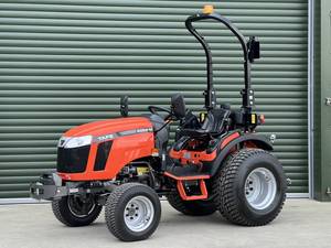 Envío Gratis Tractor Agrícola Compacto 4x4 de 25 HP, Diésel de 3 Cilindros, Elevación de 739 kg, Transmisión 9F+3R e Hidráulica de 26 L/min - Product Image 3