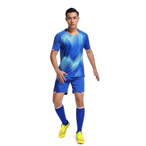 Uniformes de Fútbol de Invierno Personalizados de Alta Calidad, 100% Poliéster, Impermeables, Transpirables, al por Mayor, Hechos en Pakistán - Product Image 3