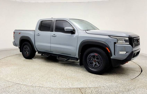 Nissan Frontier PRO-X Pickup Truck d'occasion 2024, conduite à gauche, sièges en cuir, caméra de recul, phares au xénon, écran tactile, 5 places - Product Image 5