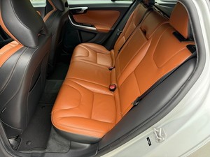 OFERTA ESPECIAL: Volvo V60 T5 Drive-E Platinum Turbo Wagon 2015 con Transmisión Automática - Product Image 4