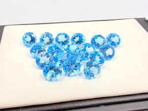 Pierre précieuse de topaze bleue suisse naturelle, forme ronde de 12 mm, cristal de guérison, topaze bleue suisse taillée en facettes, pierre brute pour la création de bijoux - Product Image 3