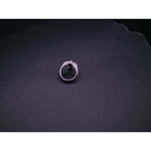 Bague Croix de Luxe Entièrement Micro-Pavée de Zircons Cubiques Créés en Laboratoire, Finition Or Blanc, Bijou Religieux Massif et Surélevé en 3D - Product Image 2