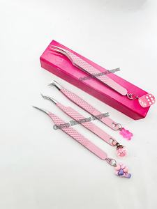 ที่หนีบต่อขนตาเคลือบสีชมพูอ่อนแบบใหม่ หลายสไตล์ พร้อมจี้ตกแต่งหลากหลายแบบ รับทำโลโก้ เครื่องมือเสริมความงาม - Product Image 3