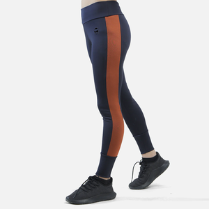 Pantalon de legging de yoga solide pour femmes de style fashion vente en gros de spandex/polyester taille haute élastique personnalisable - Product Image 2