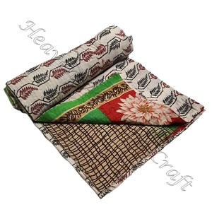 Trabajo de corte a mano kantha edredón indio antiguo Reversible cosido a mano tiro pesado viejo Sari manta parche trabajo pesado 3 a 7 capas kantha - Product Image 2