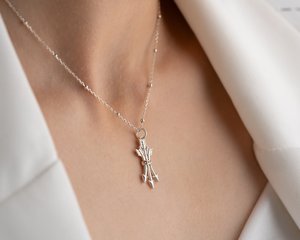 สร้อยคอลูกศรสีทองของผู้หญิงที่สง่างาม925จี้หัวลูกศรสามหัวสีเงินห่วงโซ่สแตนเลสทรงกลมหรูหราของขวัญเครื่องประดับเงิน925 - Product Image 3