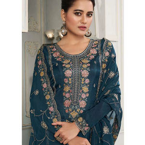 Dernier costume droit bleu en soie munda pour femmes vêtements indiens et pakistanais semi-cousus - Product Image 1